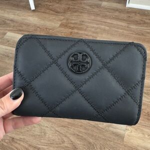 Tory Burch Quilted Wallet - Black